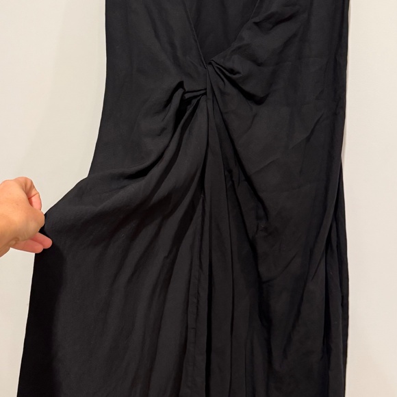 COS sleeveless black loose fit linen blend dress - Picture 2 of 4